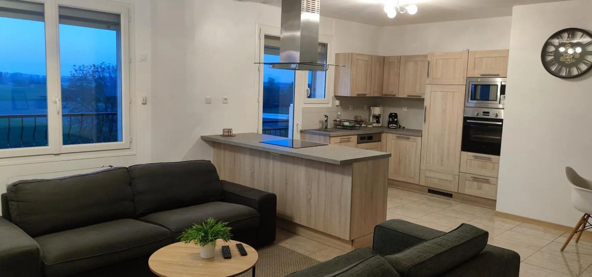 Maison Comprenant 2 Logements A Louer Ensemble Ou Separement Capacite Jusqu'A 10 Personnes Plus 2 Bebes Idealement Place Pour Visiter Le Mt St Michel, St Malo Et Ses Alentours Saint-Marcan