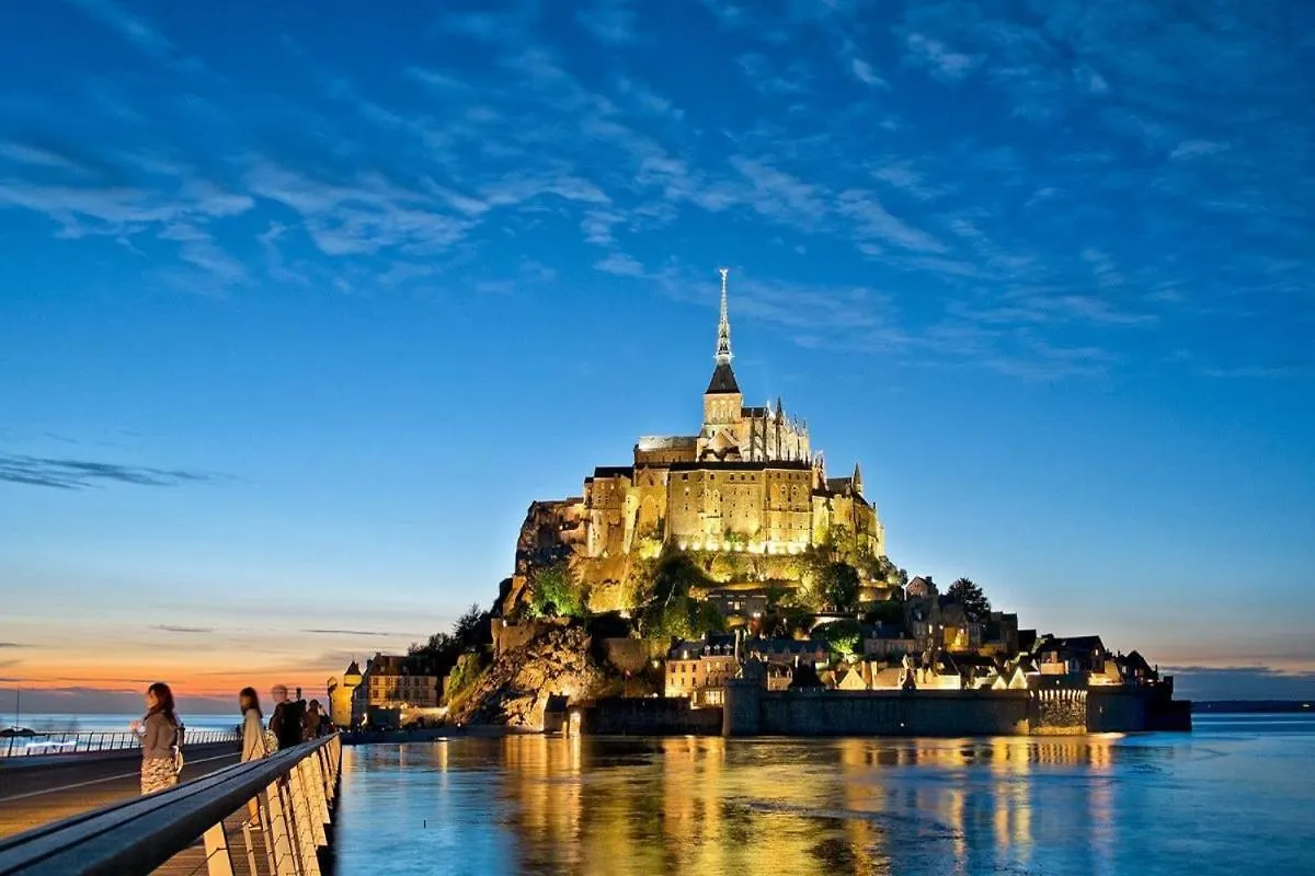 Maison Comprenant 2 Logements A Louer Ensemble Ou Separement Capacite Jusqu'A 10 Personnes Plus 2 Bebes Idealement Place Pour Visiter Le Mt St Michel, St Malo Et Ses Alentours Saint-Marcan 0*,
