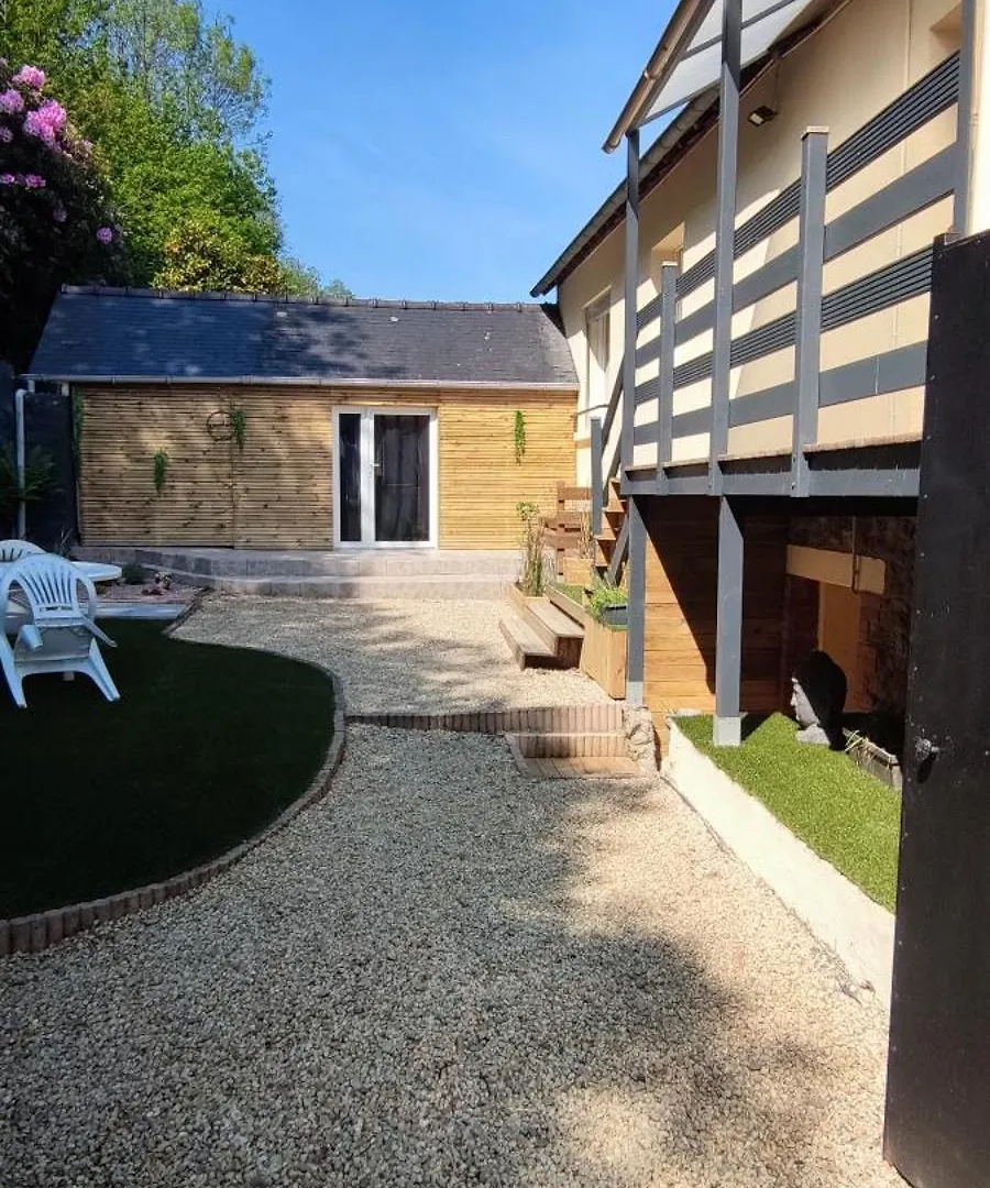 Feriehus Maison Comprenant 2 Logements A Louer Ensemble Ou Separement Capacite Jusqu'A 10 Personnes Plus 2 Bebes Idealement Place Pour Visiter Le Mt St Michel, St Malo Et Ses Alentours Saint-Marcan